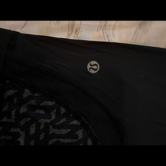 Lululemon crop leggings!!! - Picture 5 of 5